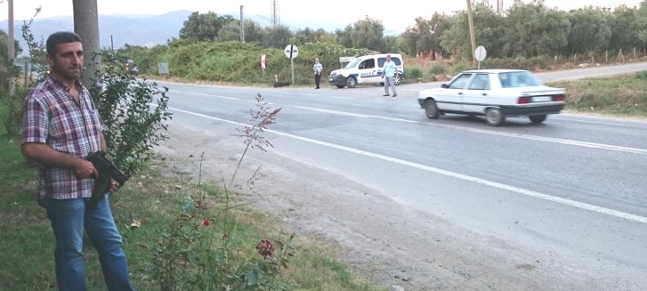 Şanlıurfa polisi "bomba yüklü araç" alarmı ile teyakkuzuna geçti